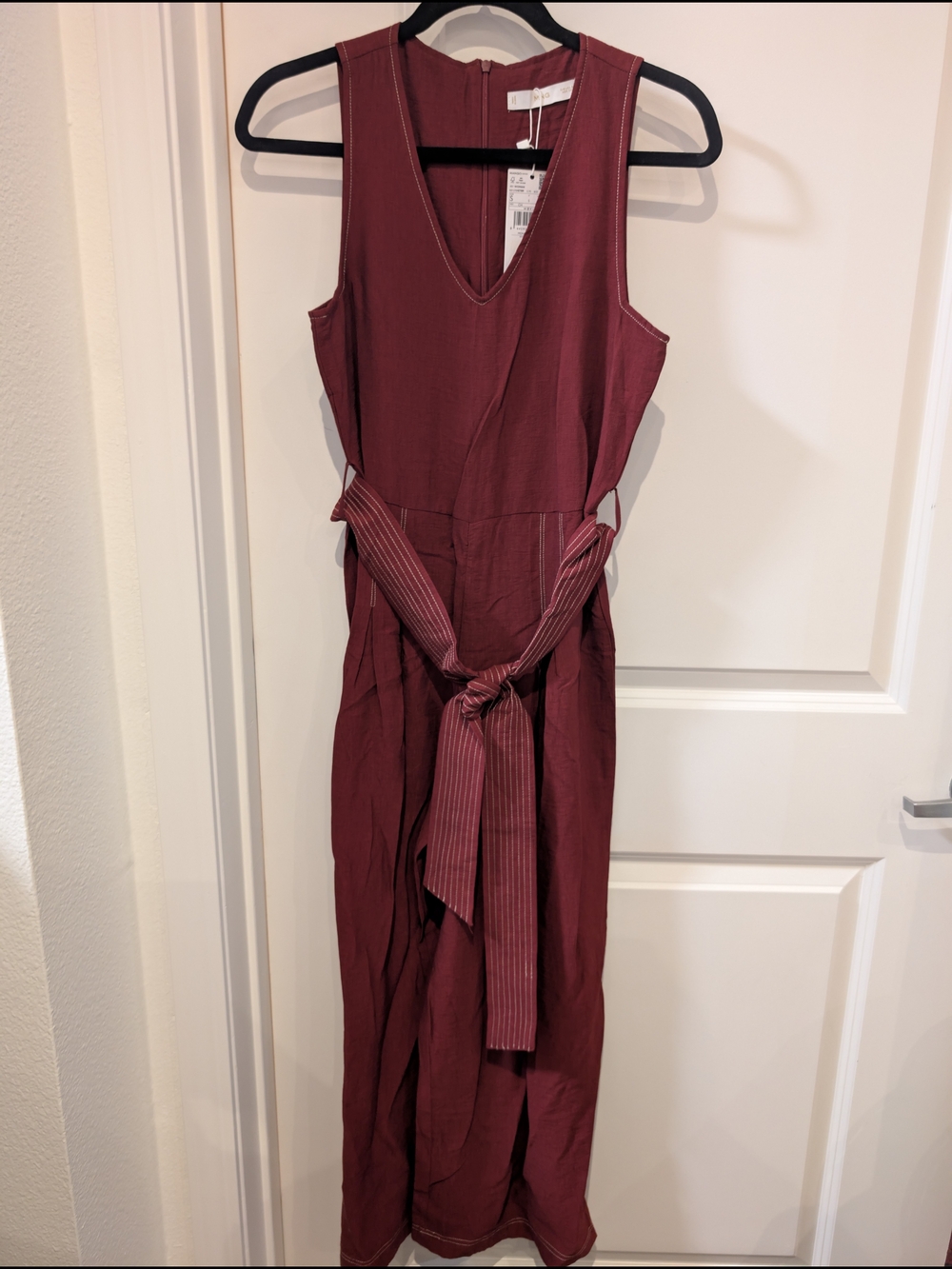 ❣️🍉🍷Mango Sleeveless V-Neck Jumpsuit in Deep Wine - Picture 4 of 9